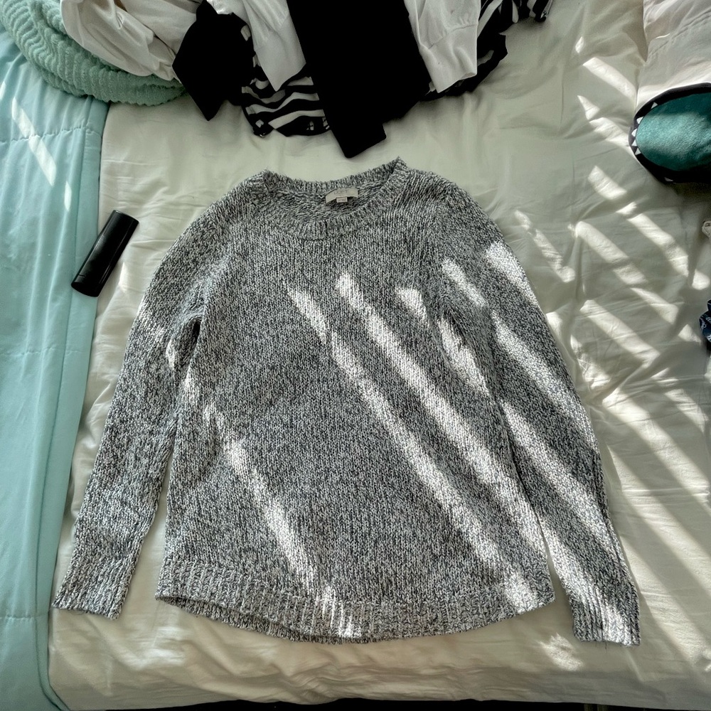 LOFT Women's Gray Crew Neck Sweater
